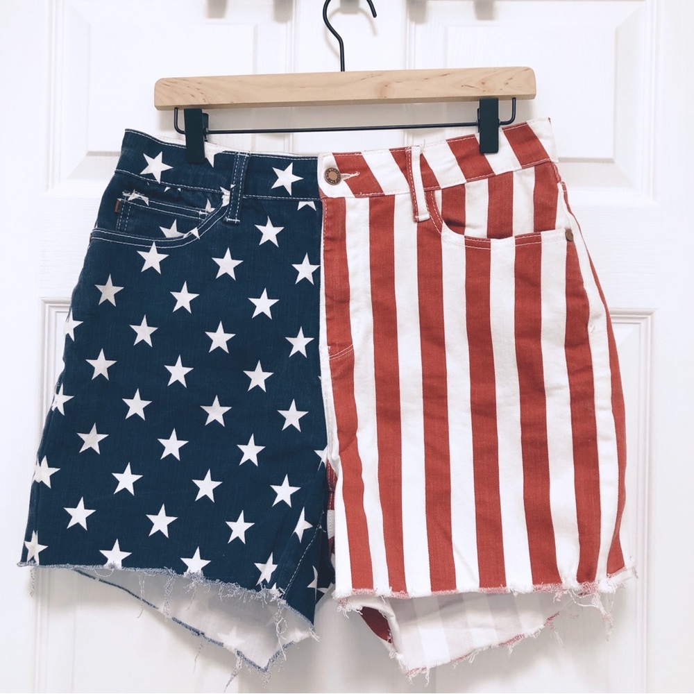 Judy Blue Flag Print Red and Blue Jean Shorts High-Waisted Distressed size 1XL